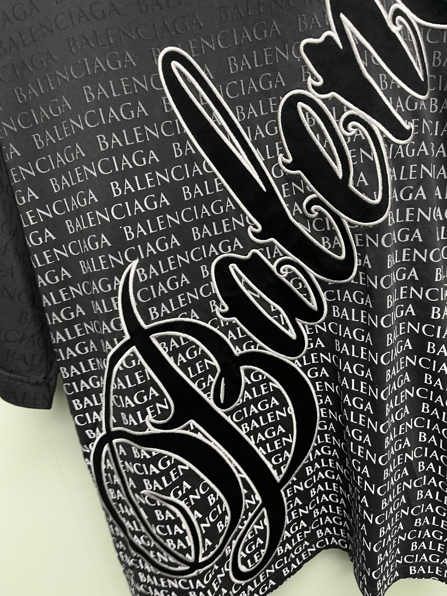 Women's short sleeves